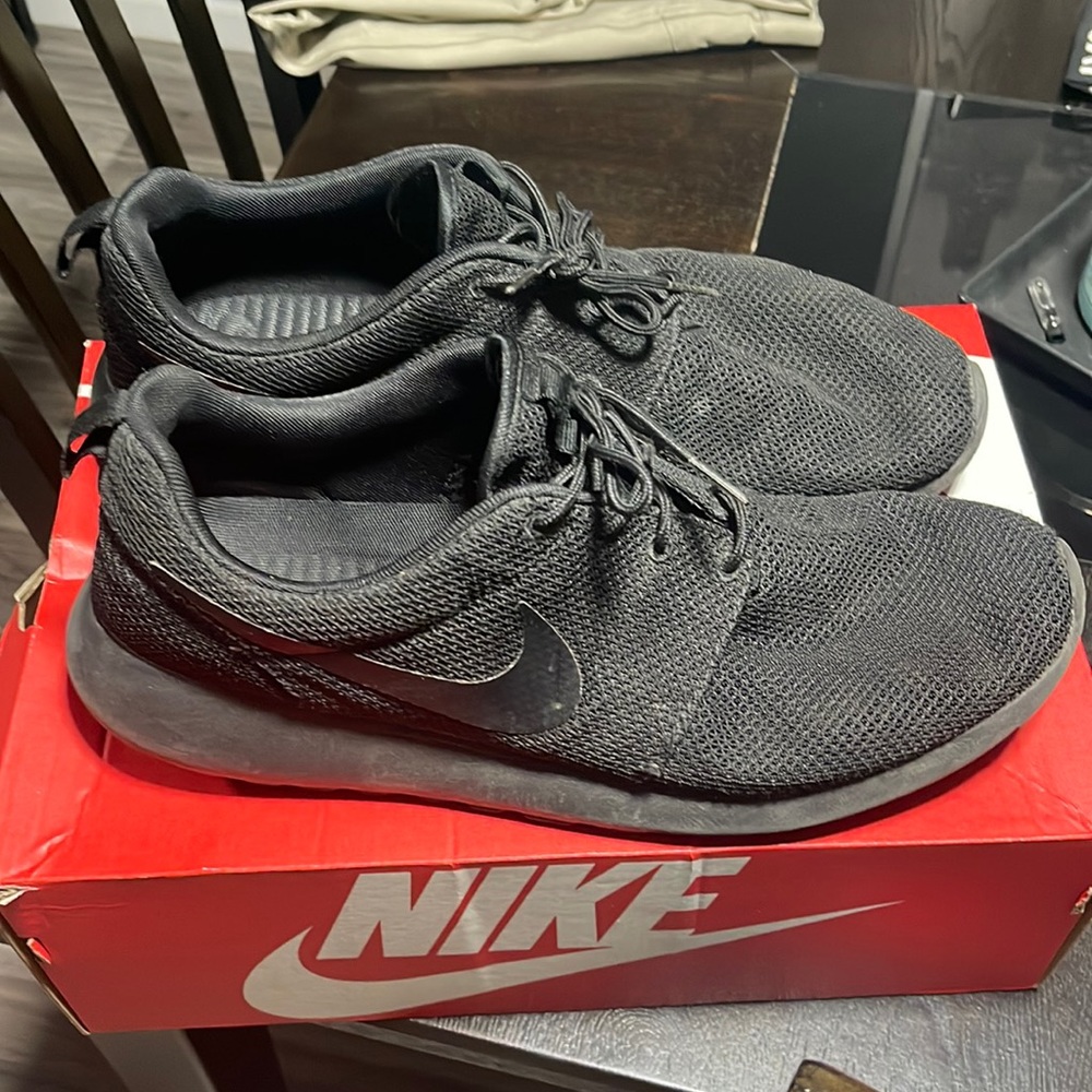 Men’s Nike Roshe size 13